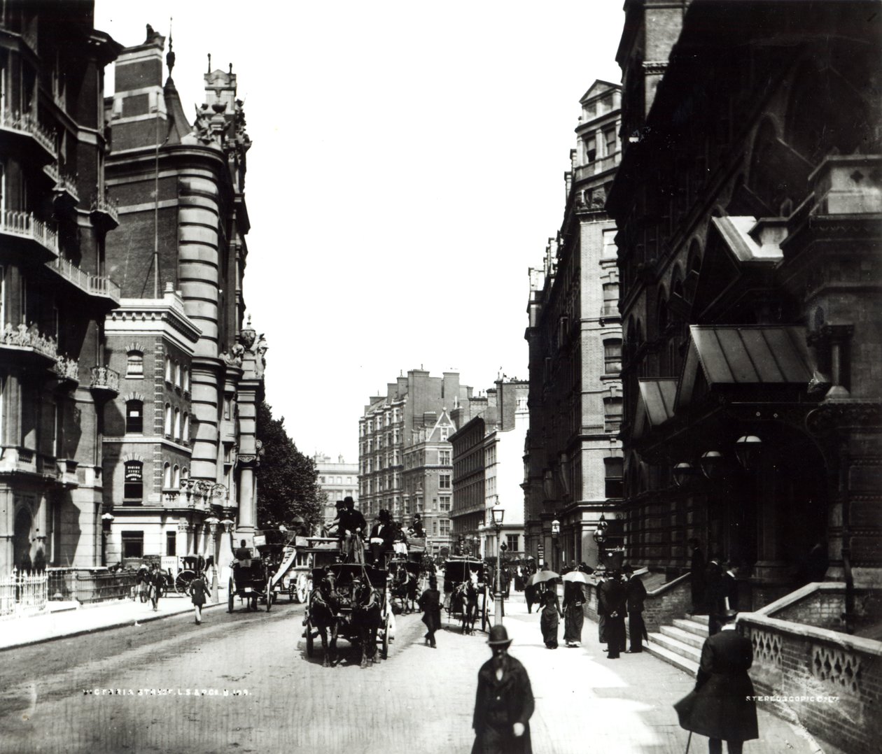 Victoria Street, Londen, ca. 1890 door English Photographer