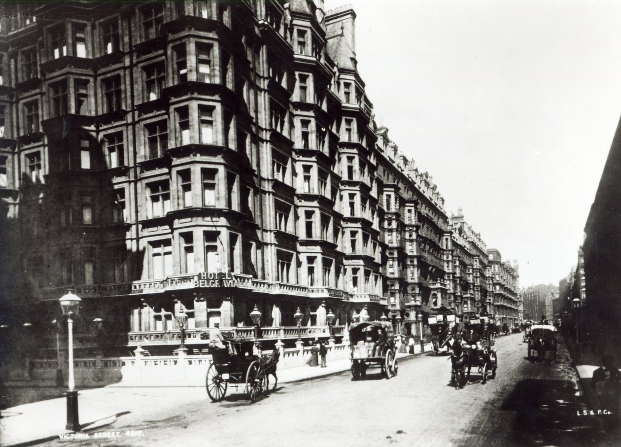 Victoria Street, Londen c.1900 door English Photographer