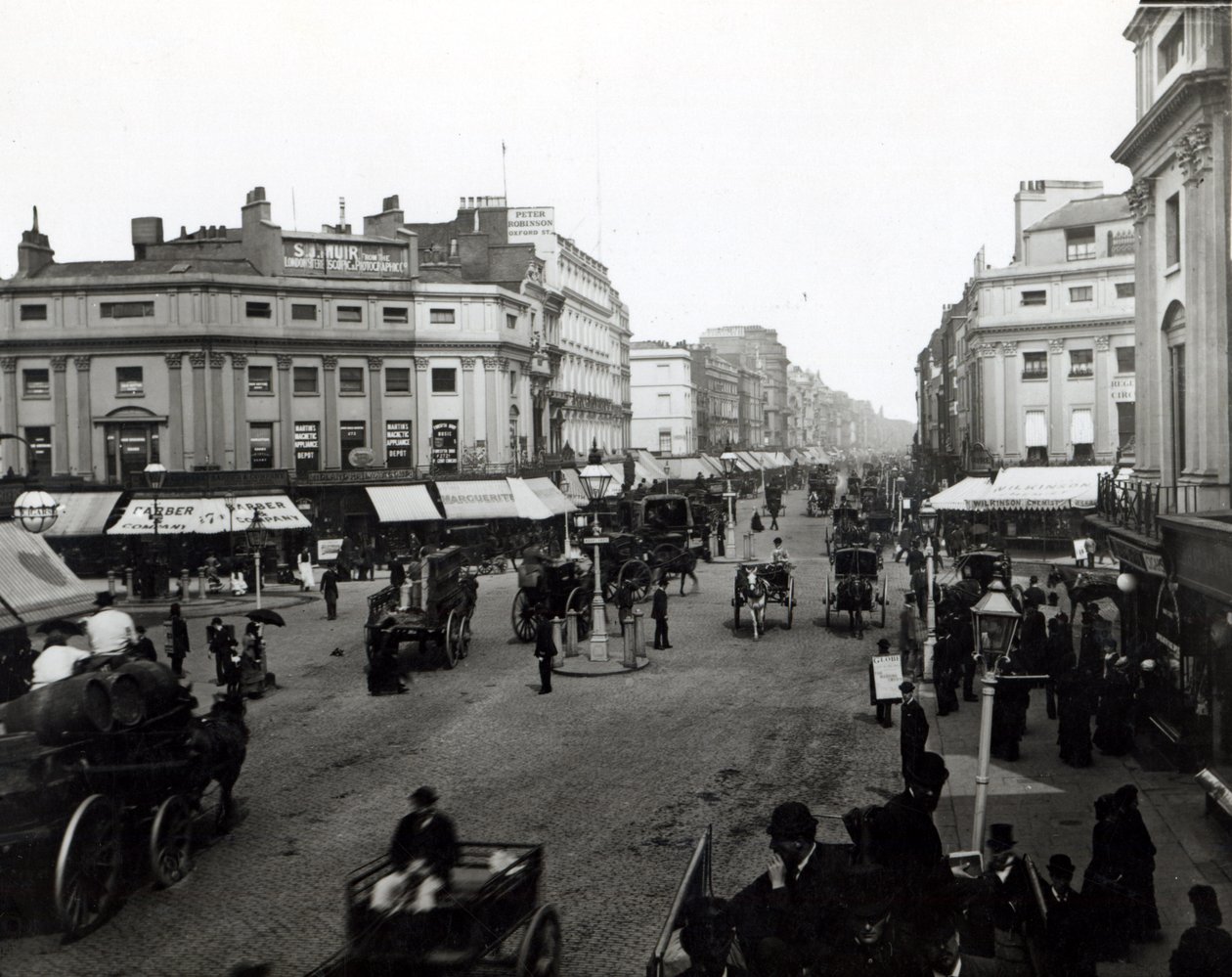 Uitzicht op Oxford Street, Londen, c.1890 door English Photographer