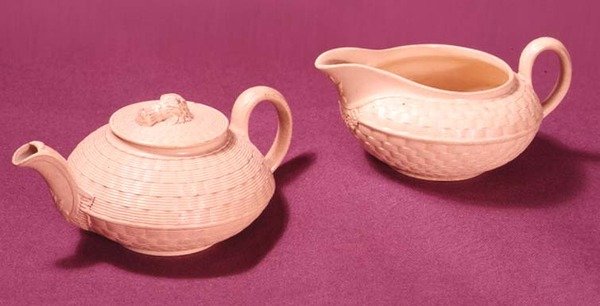 Wedgwood caneware theepot en melkkan, ca. 1860 door English School