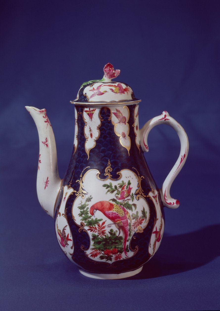 Worcester koffiepot, versierd met paradijsvogels, c.1750 door English School