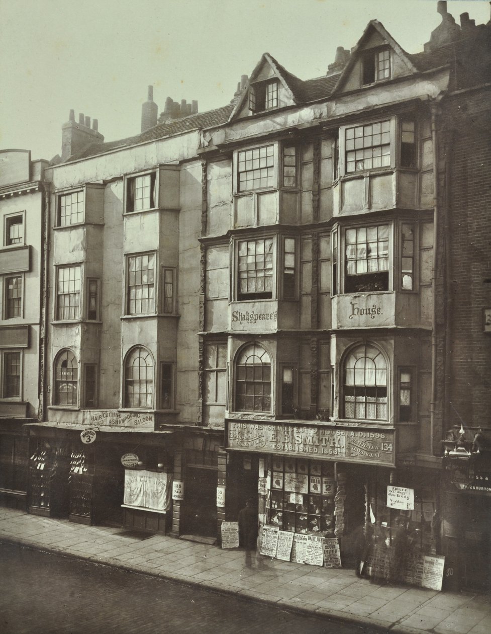 134-136 Aldersgate Street, Londen, 1879 door English Photographer