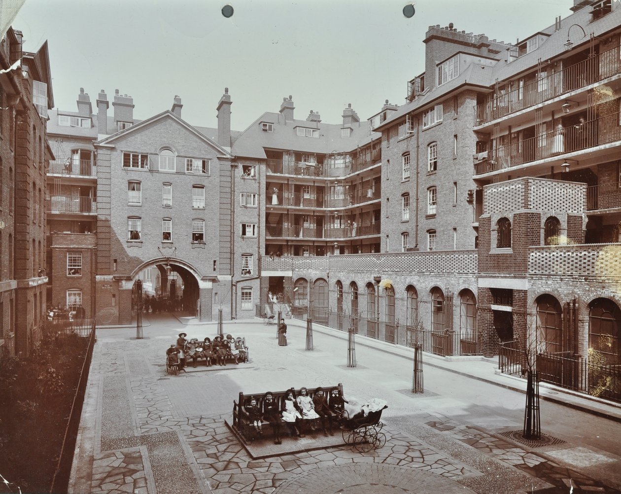 Bourne Estate: Laney Buildings, Londen door English Photographer