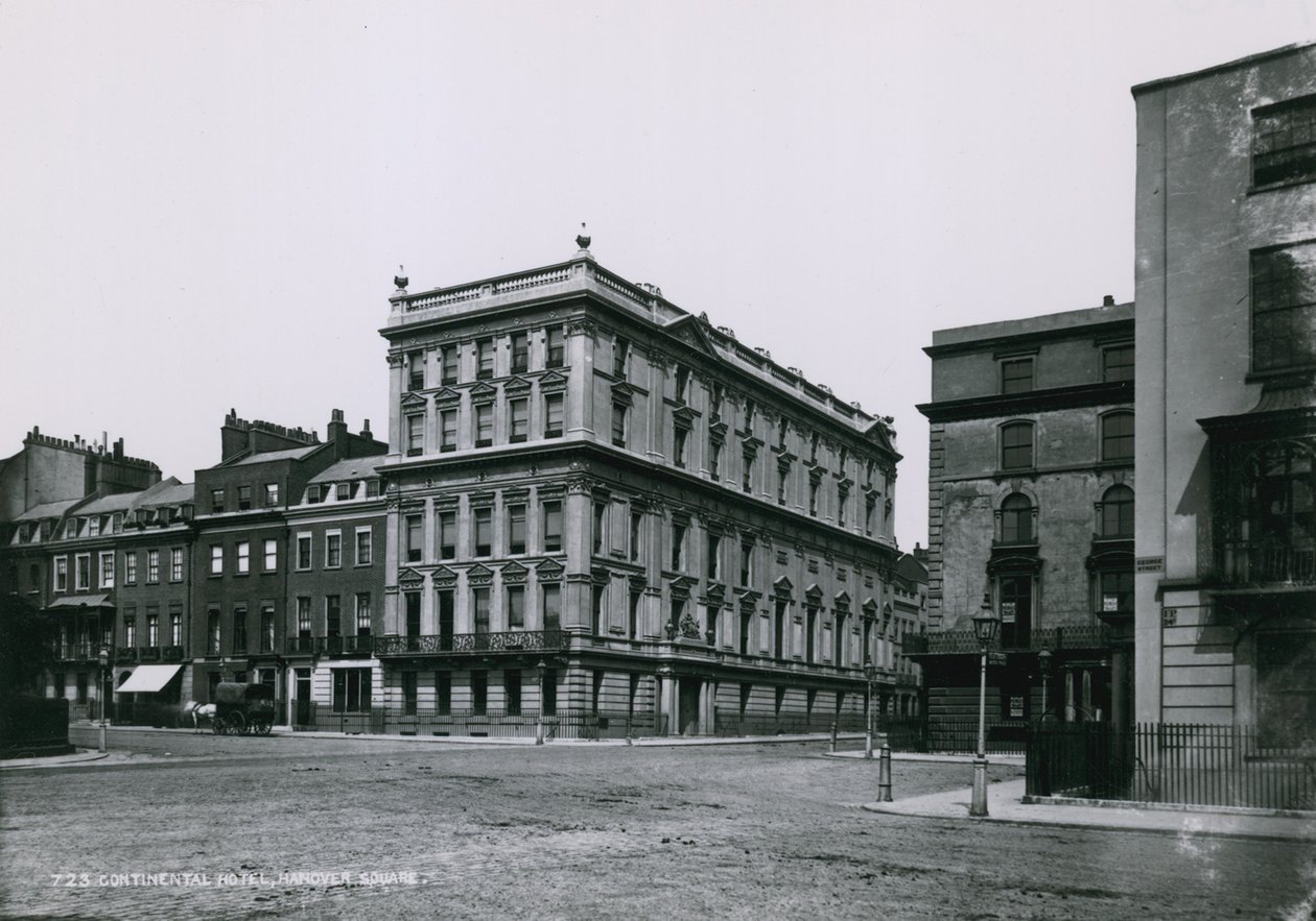 Continental Hotel, Hanover Square, Londen door English Photographer