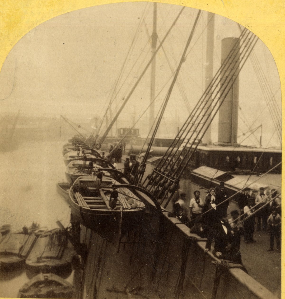 Dek van de Great Eastern, 1850-60 door English Photographer