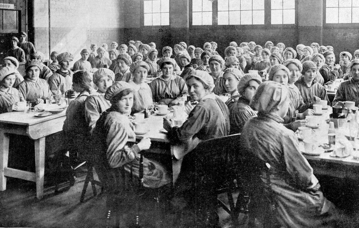 Munitiewerkers in de kantine door English Photographer