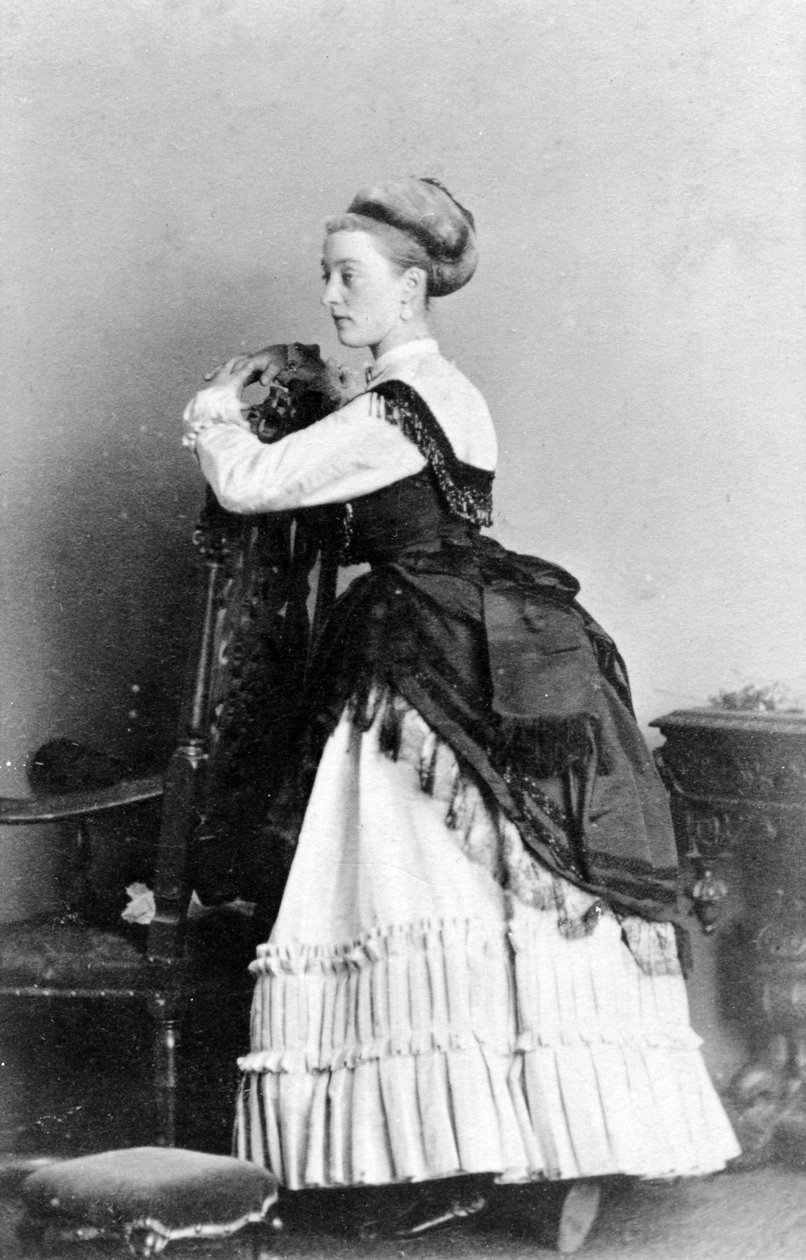 De Markiezin van Hastings, c.1860s-70s door English Photographer