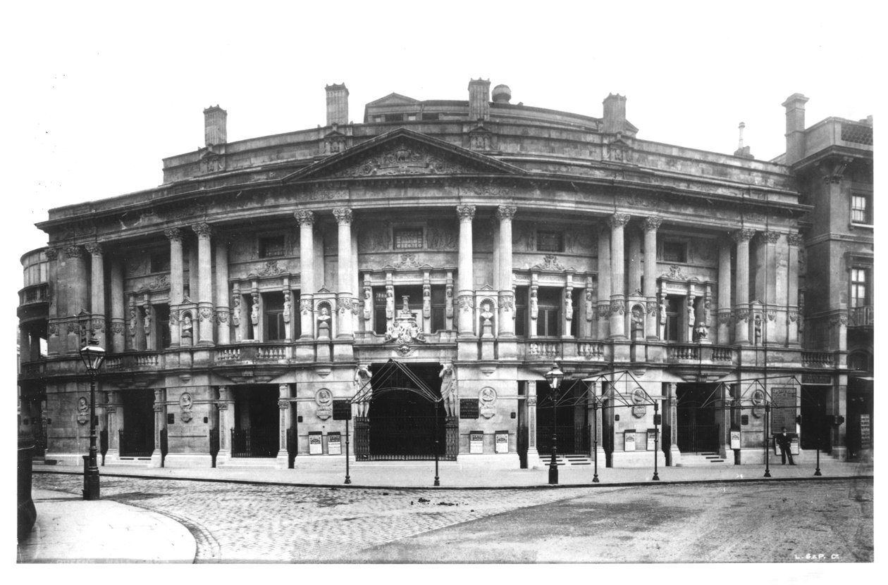 Queens Hall in Langham Place, Londen, 1896 door English School