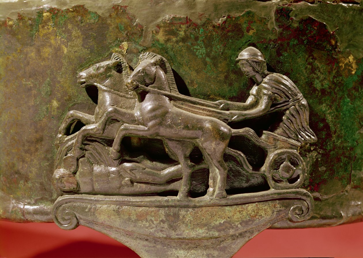 Strijder in zijn strijdwagen, detail van een cist, 8e-1e eeuw v.Chr. door Etruscan
