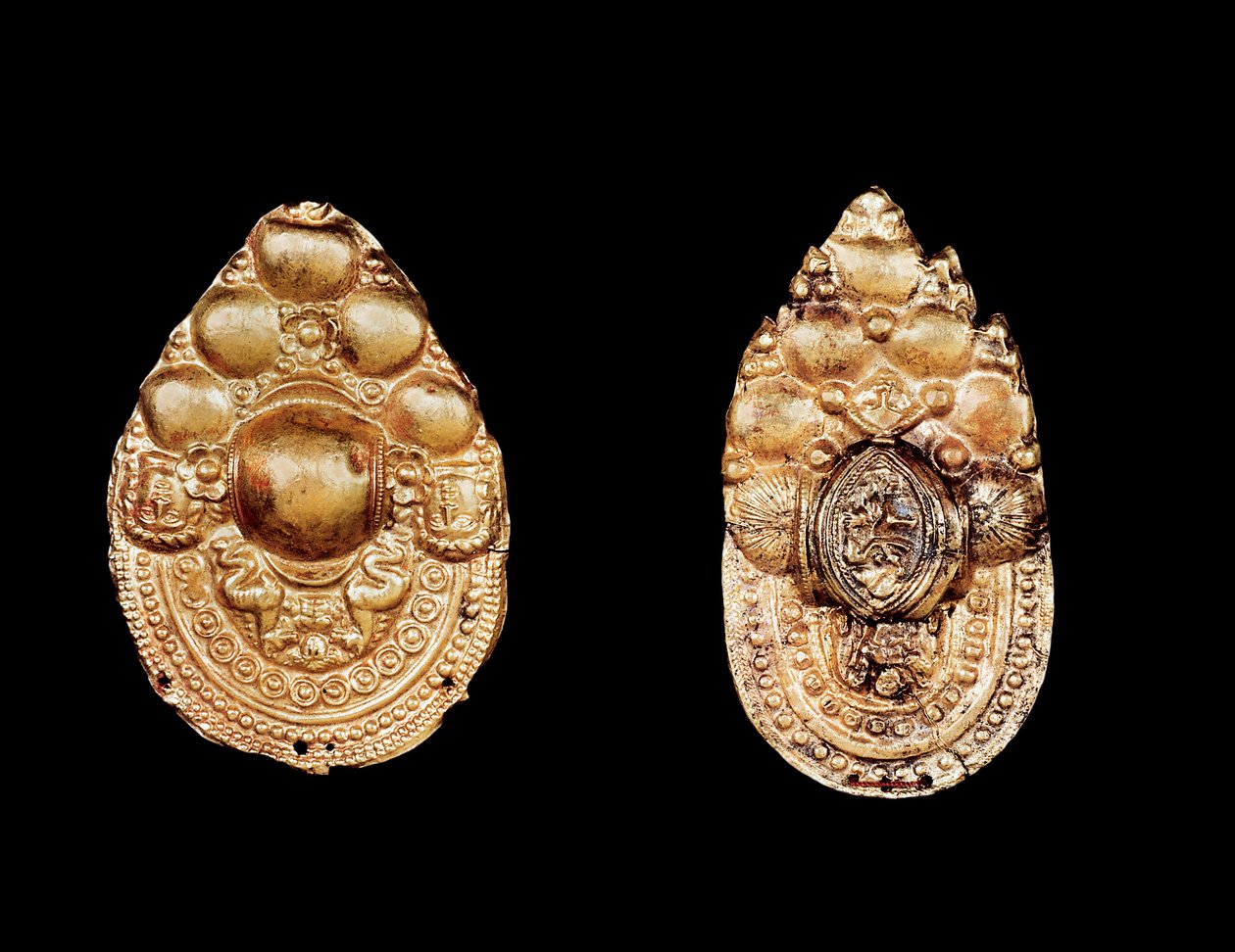 Etruskische sieraden: gouden oorbel door Etruscan Etruscan