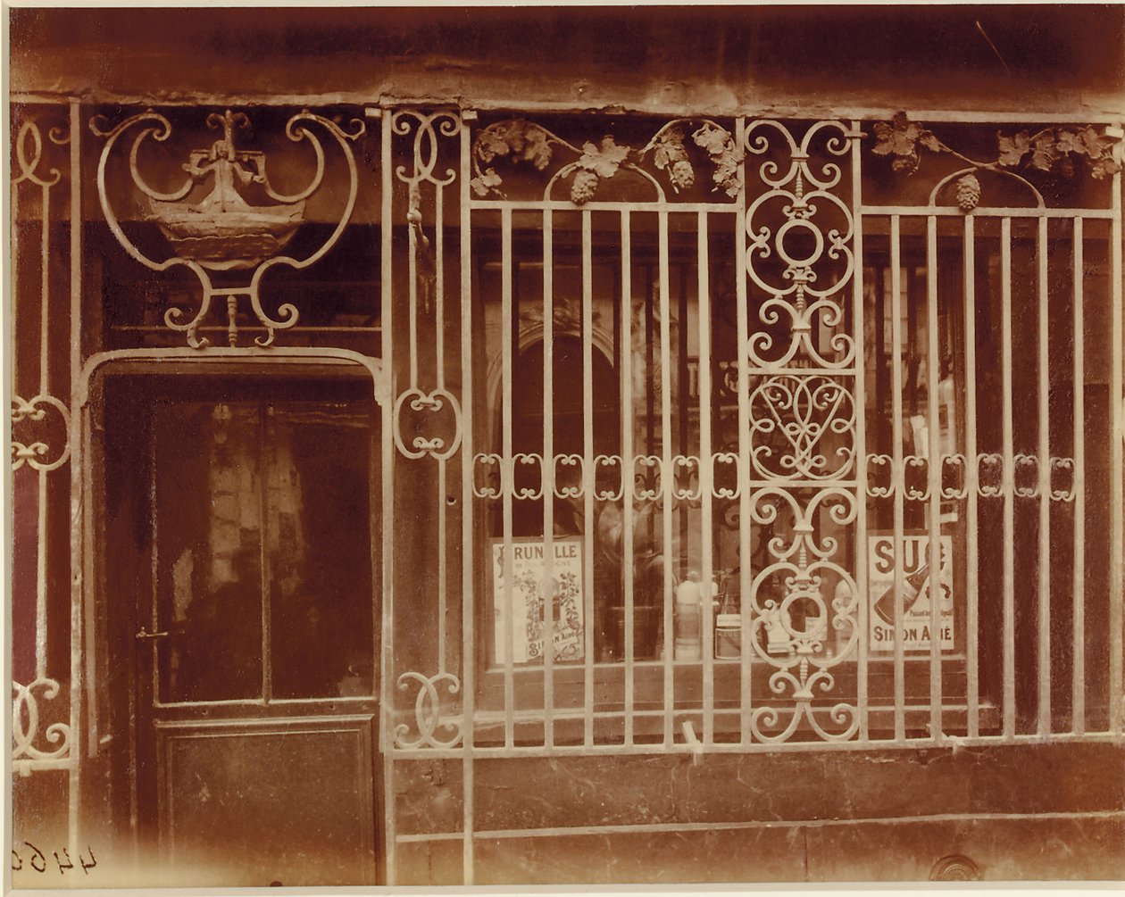 A La Grace de Dieu door Eugène Atget