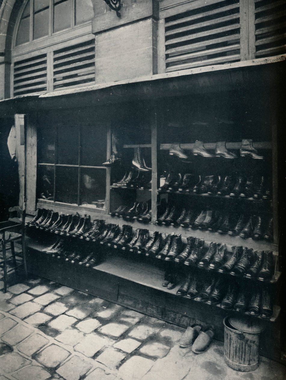 Oude Schoenen door Eugène Atget