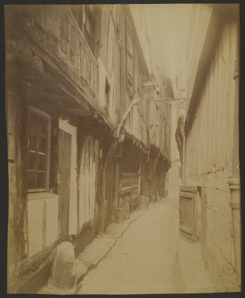 Rouen, Impasse des Hauts-Mariages door Eugène Atget