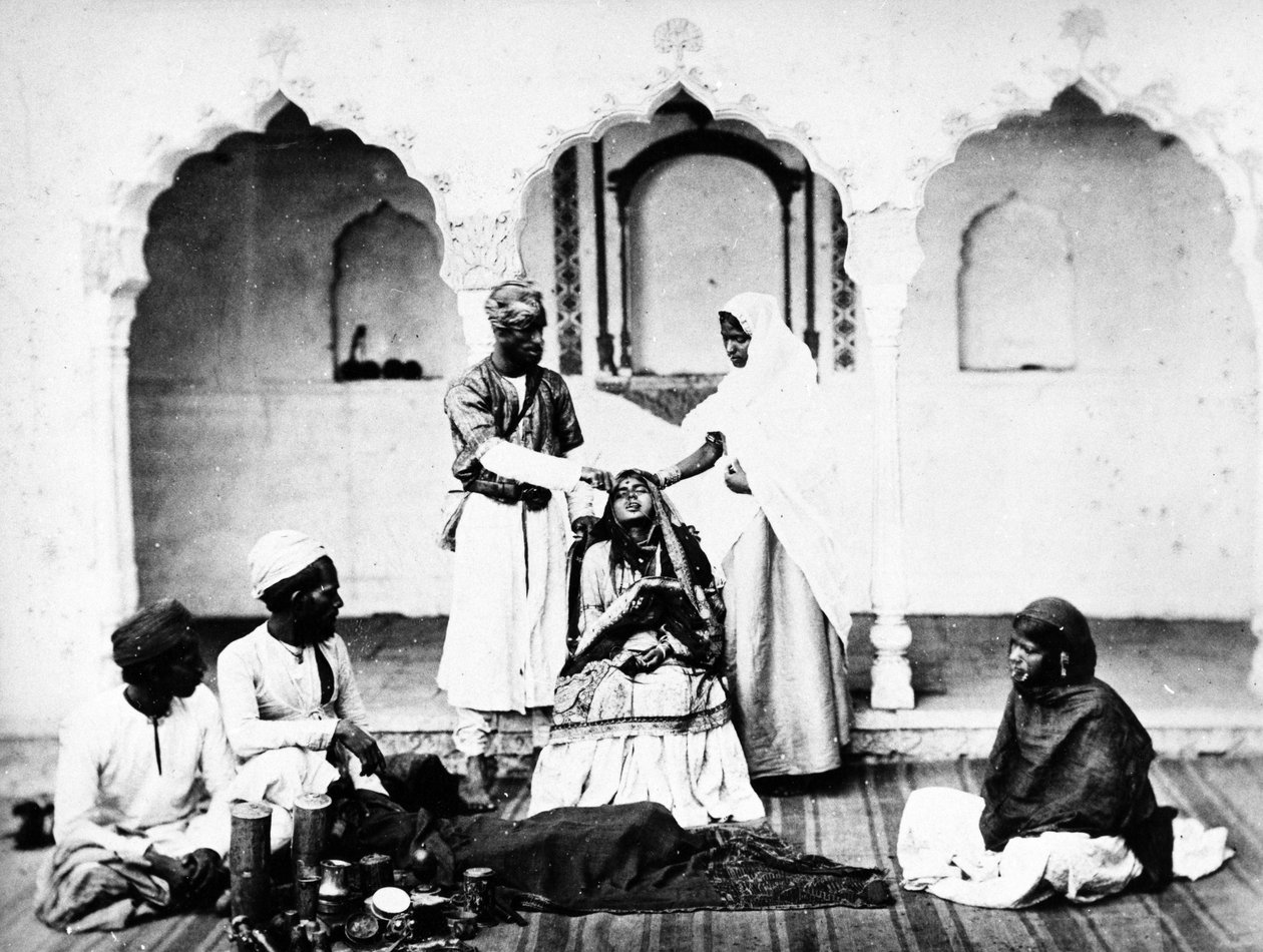 Tongpiercing, ca. 1860-80 door European Photographer