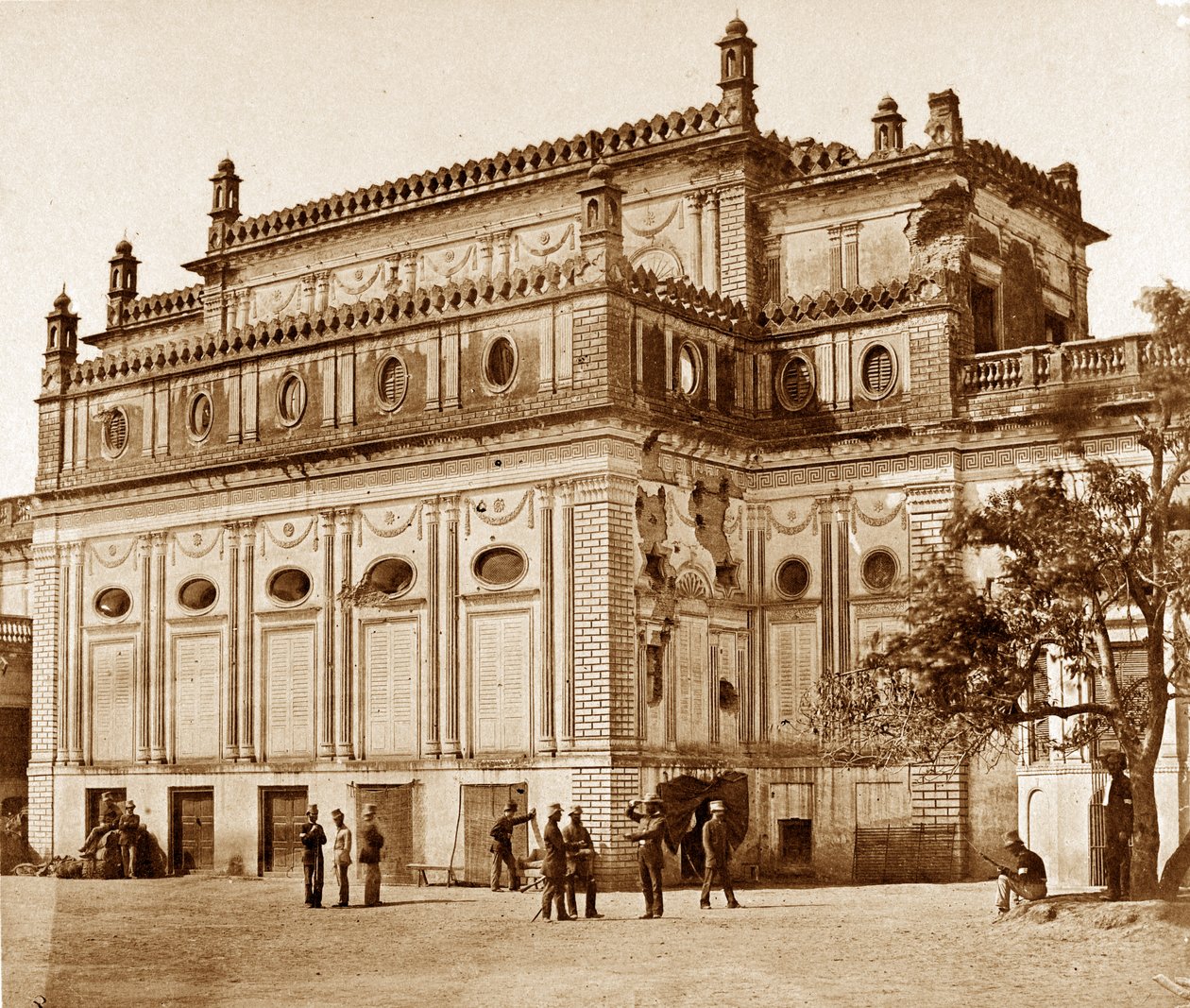Begum Kotee, Lucknow door Felice Beato