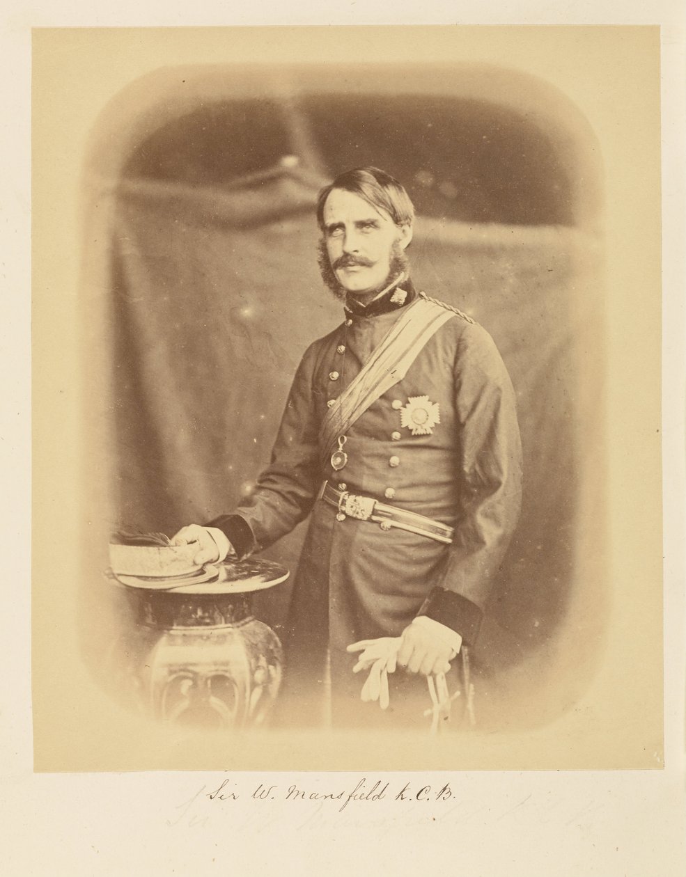 Sir W. Mansfield, K.C.B. door Felice Beato