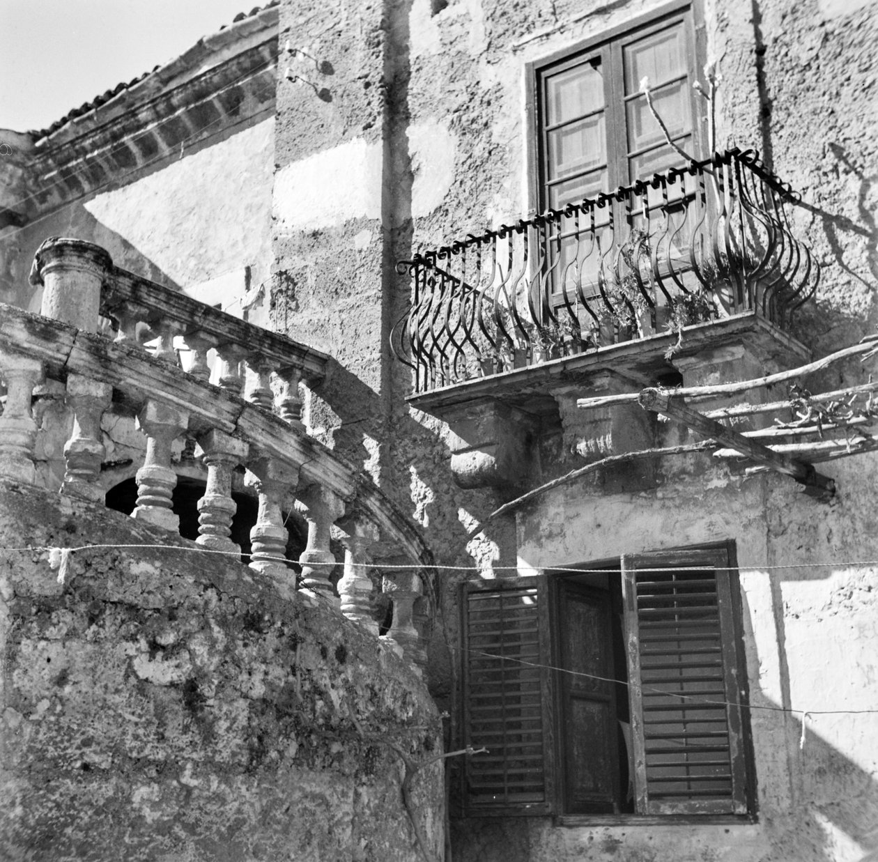 Gevel van een villa in Palermo door Fosco Maraini
