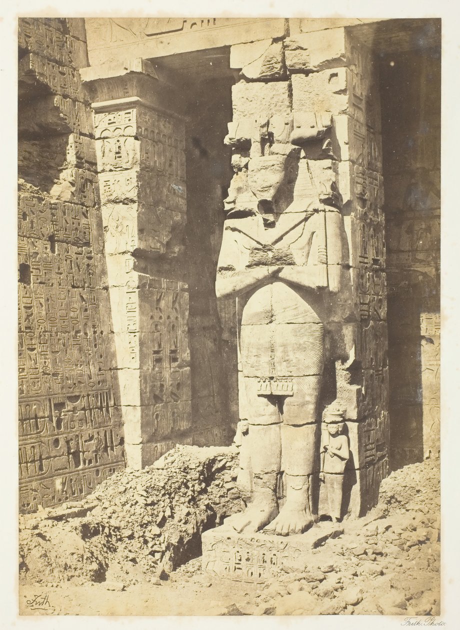 Osiride zuilen bij Medinet-Haboo, ca. 1857 door Francis Frith