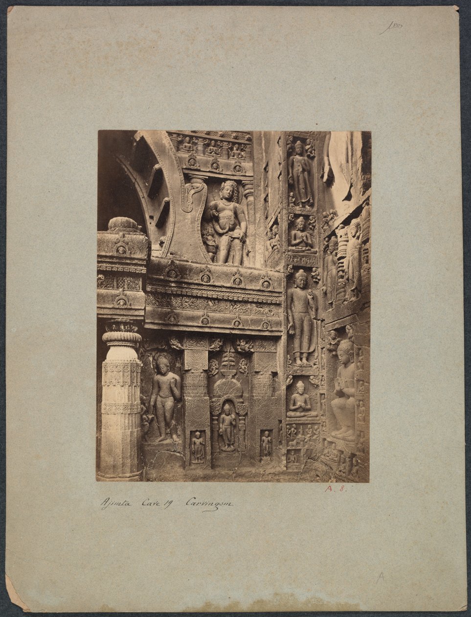 Ajinta Grot Nr. 19, 1850s-1870s door Francis Frith and Co.