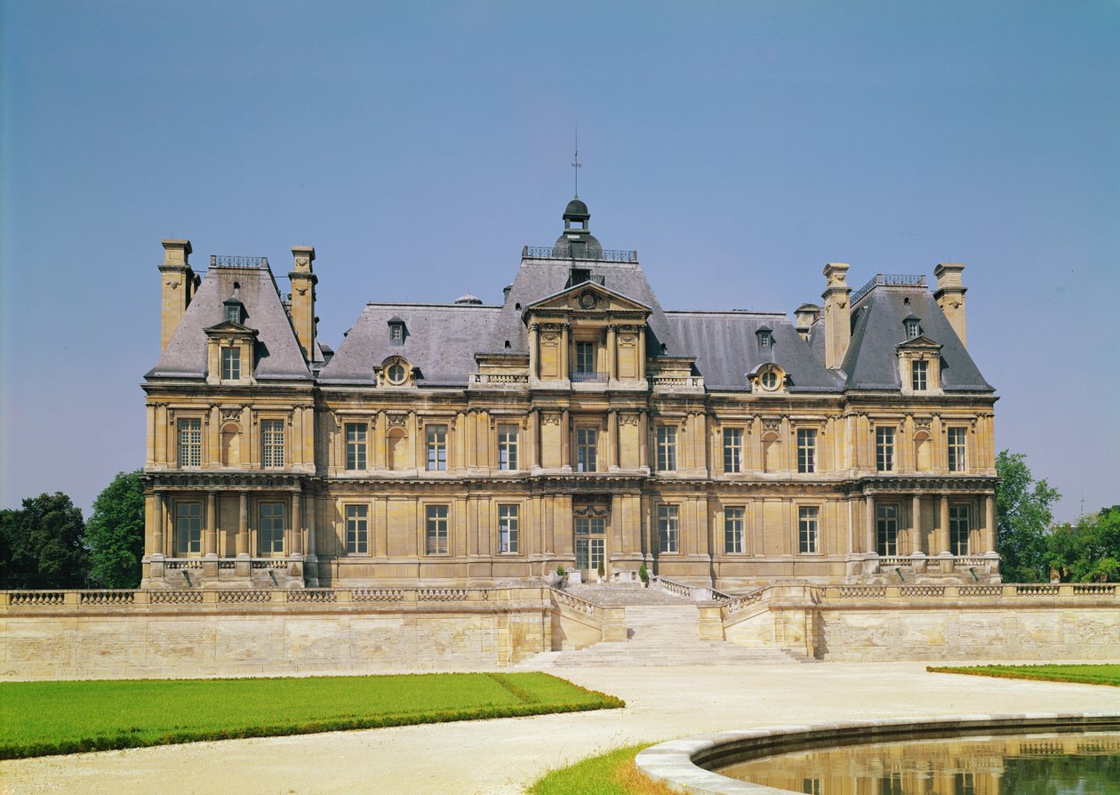 Uitzicht op de Oostgevel van Chateau de Maisons-Laffitte, gebouwd 1642-51 door Francois Mansart