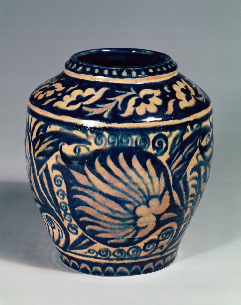 Vaas van de Bushey Heath Pottery door Fred Passenger