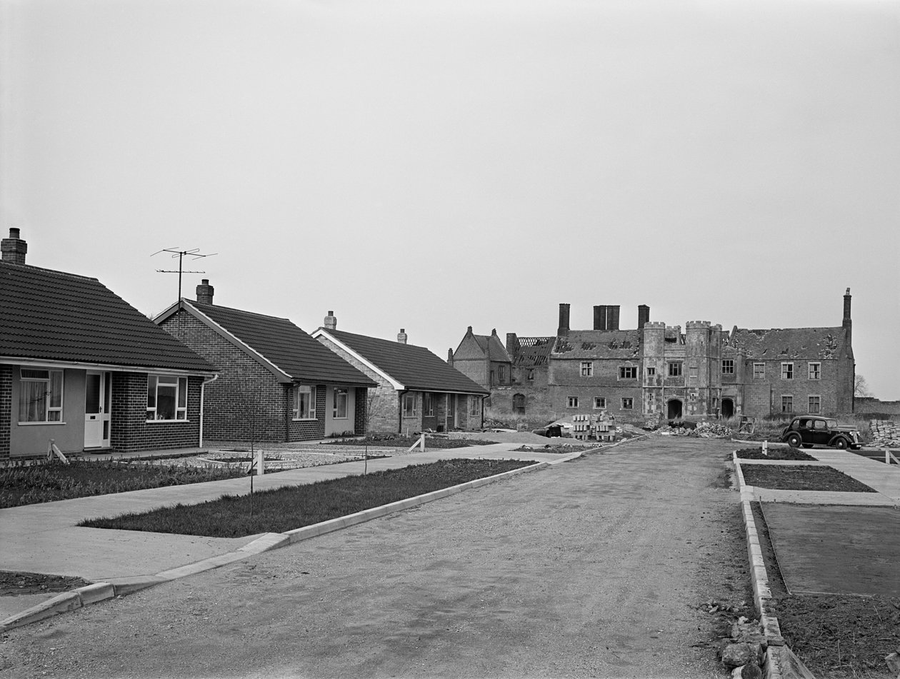 Beaupre Hall, Outwell, Norfolk, 1963 door Frederick Palmer