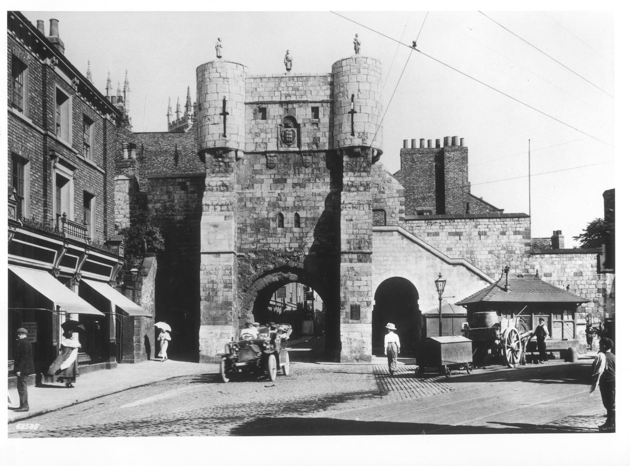 Bootham Bar, York, ca. 1900 door French Photographer