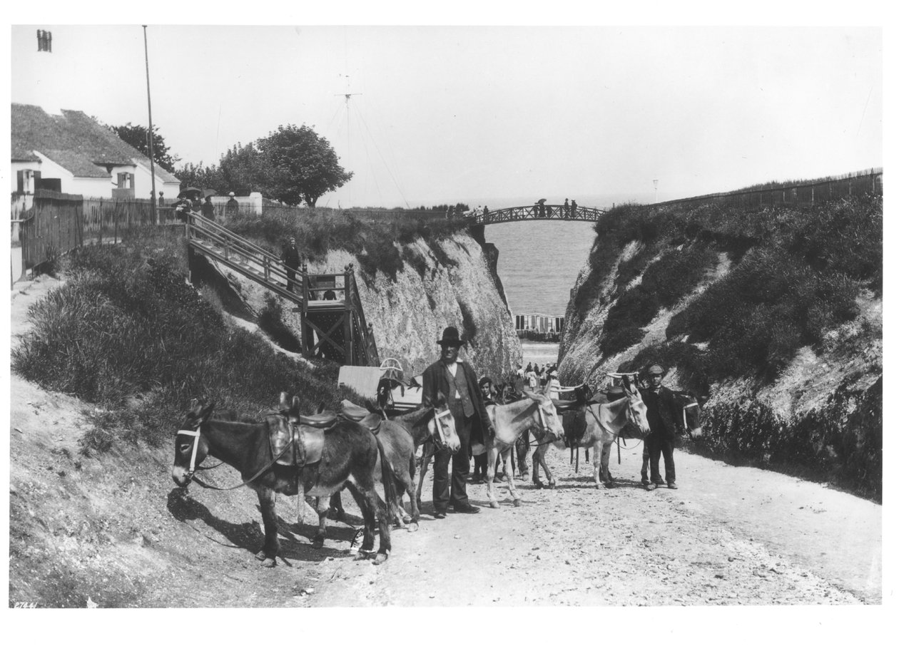 Newgate Gap, Margate, c.1900 door French Photographer