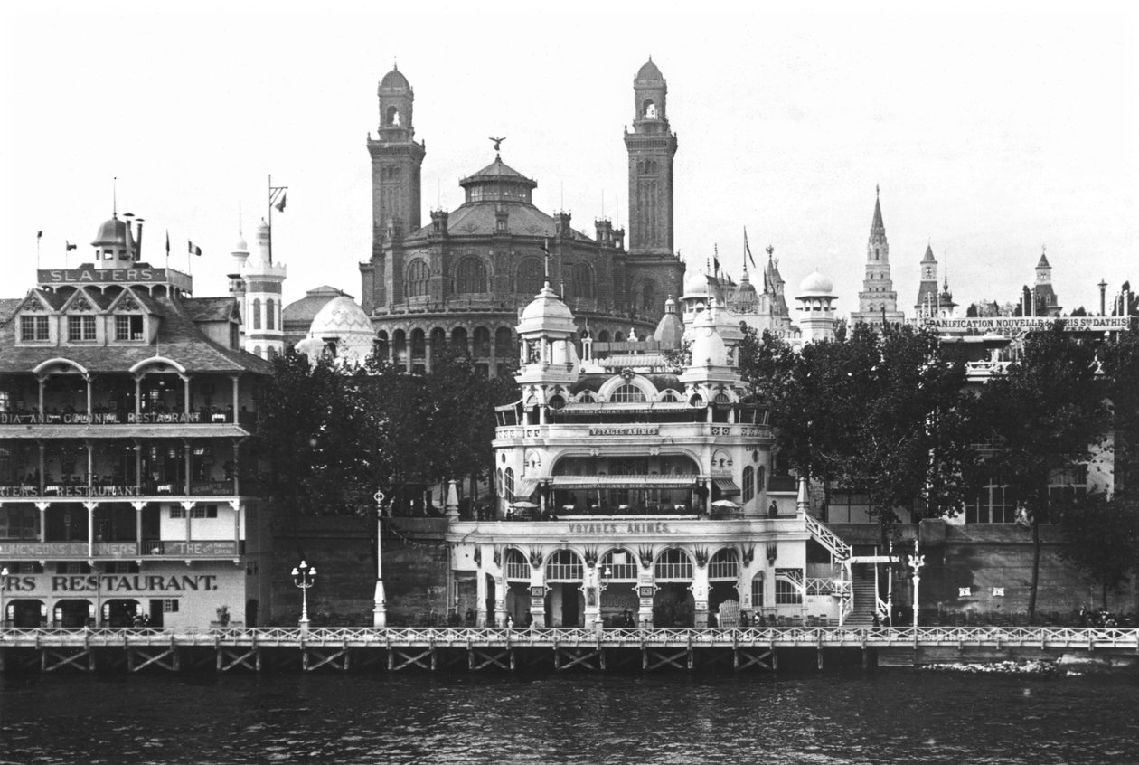Paviljoens langs de rivier, Wereldtentoonstelling van 1900, 1900 door French Photographer