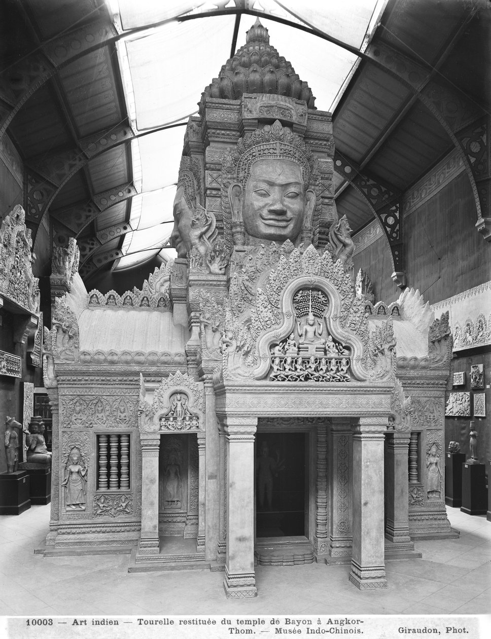 Gereconstrueerde toren, Tempel van Bayon in Angkor Thom, ca. 1912 door French Photographer