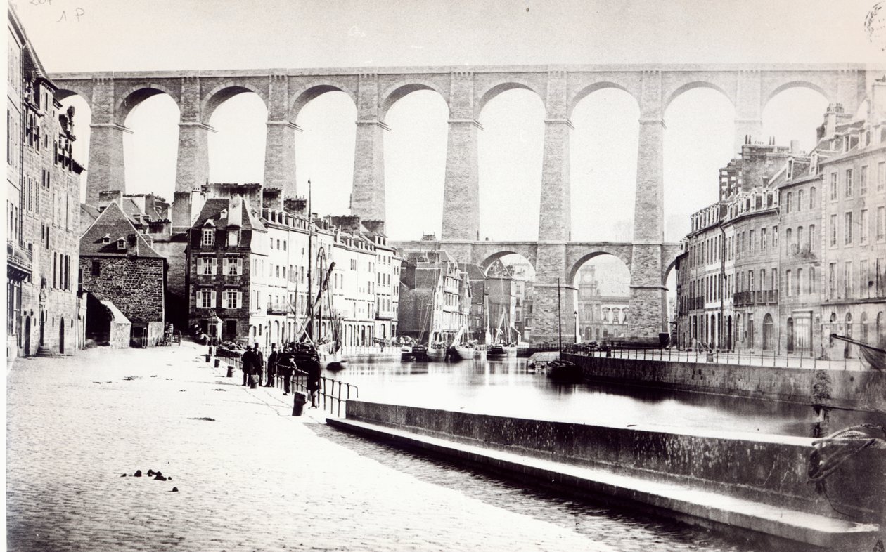 Het viaduct bij Morlaix, ca. 1880 door French Photographer