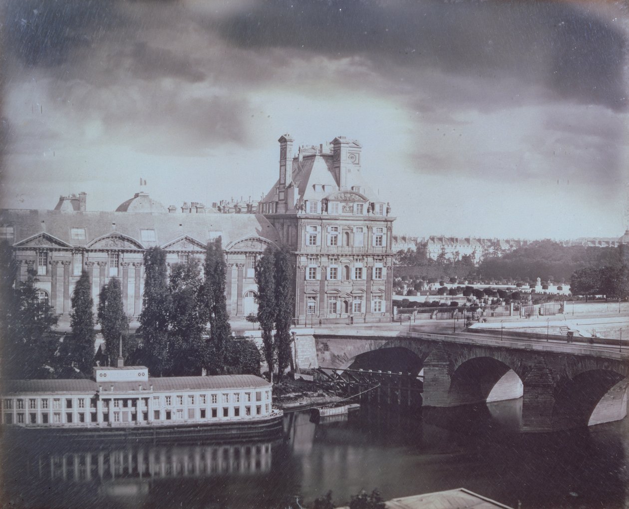 Uitzicht op het Louvre en de Tuilerieën, ca. 1850 door French Photographer