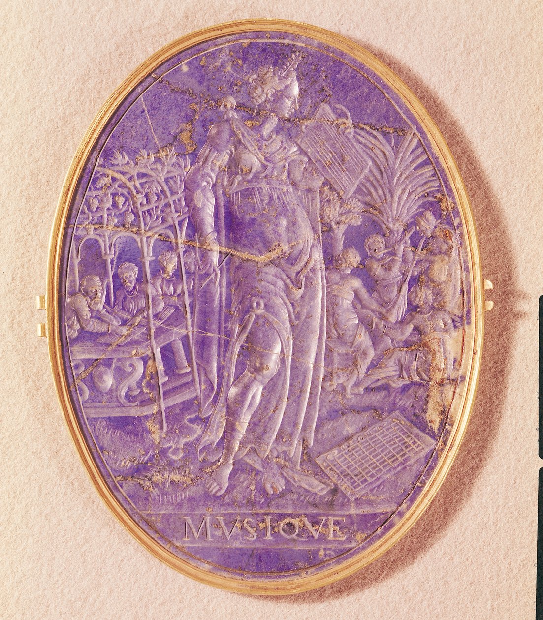 Reliëf dat een Allegorie van Muziek afbeeldt (lapis lazuli) door French School