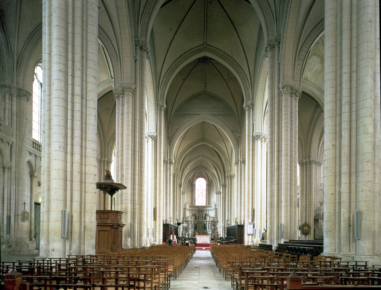Uitzicht op het schip, c.1162-80 door French School