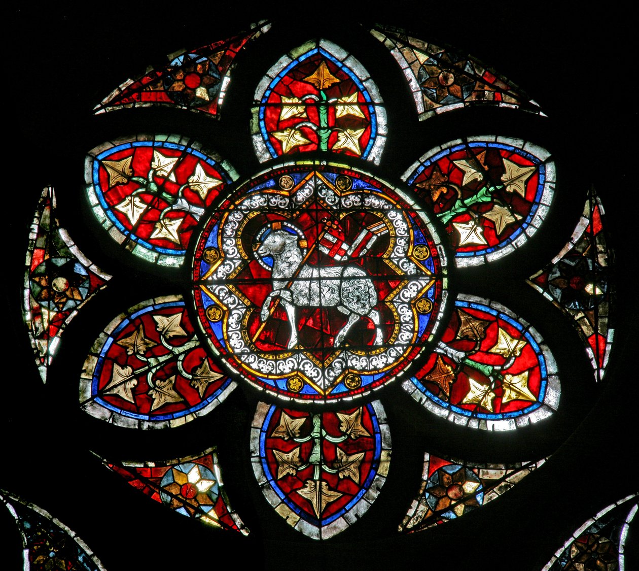 Raam w202 met afbeelding van het Agnus Dei door French School