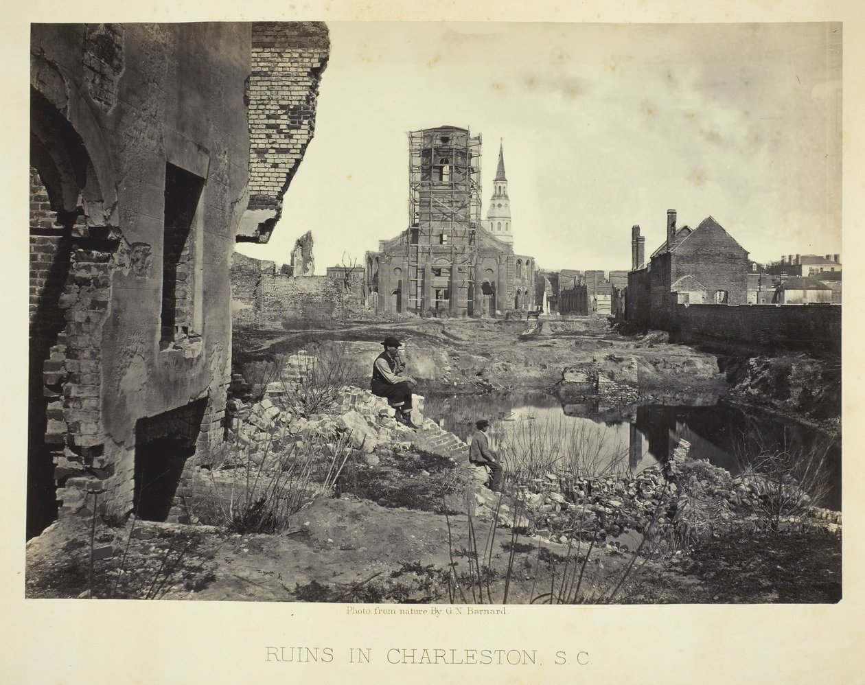 Ruïnes in Charleston, S.C., 1865-66 door George N. Barnard