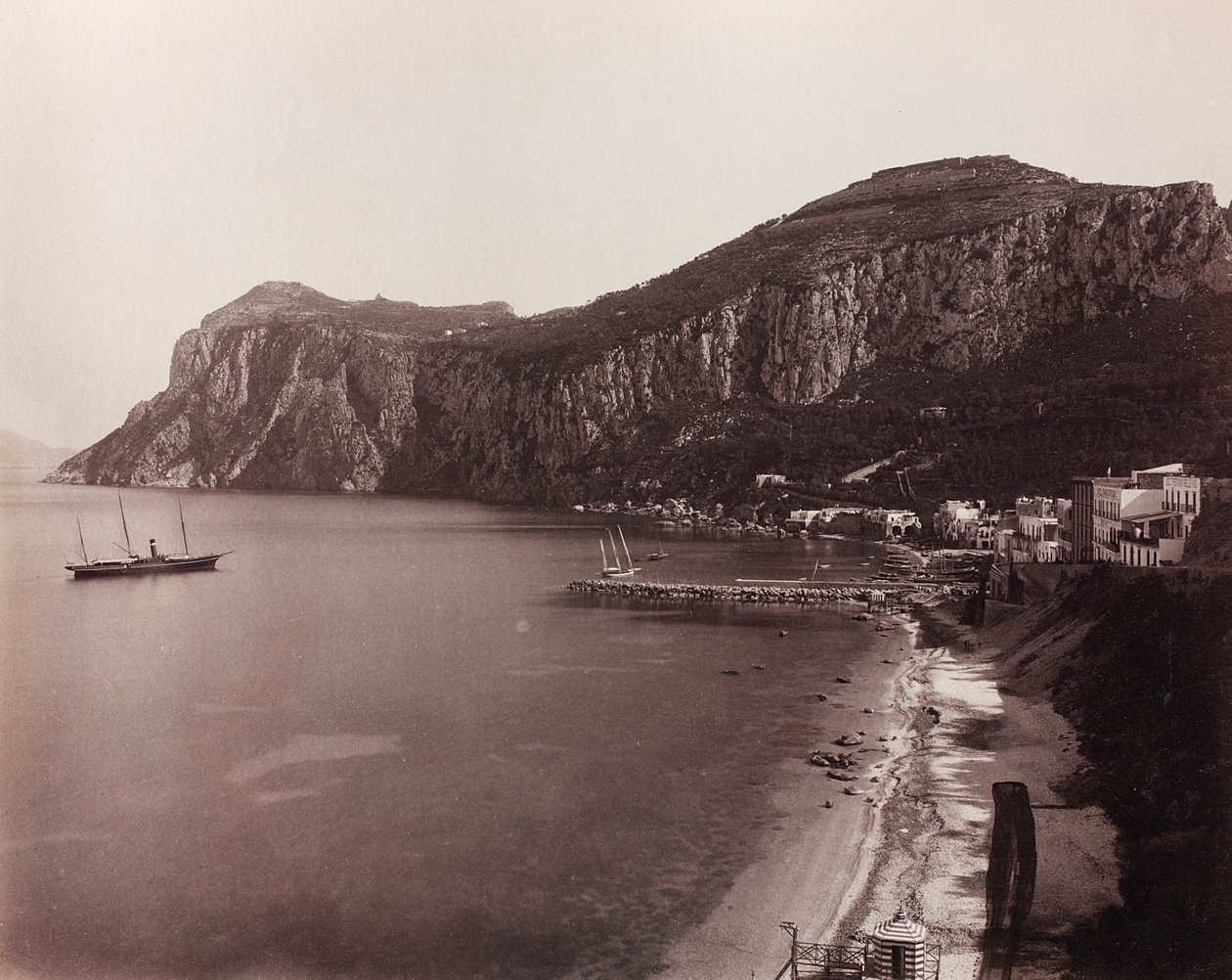 Panoramisch uitzicht op Capri door Giorgio Sommer
