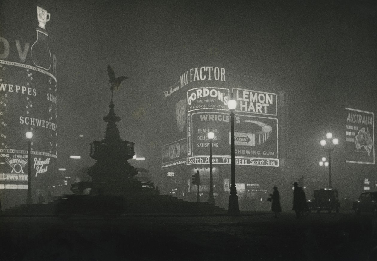 Piccadilly Circus jaren 1950 door Godfrey Macdominic