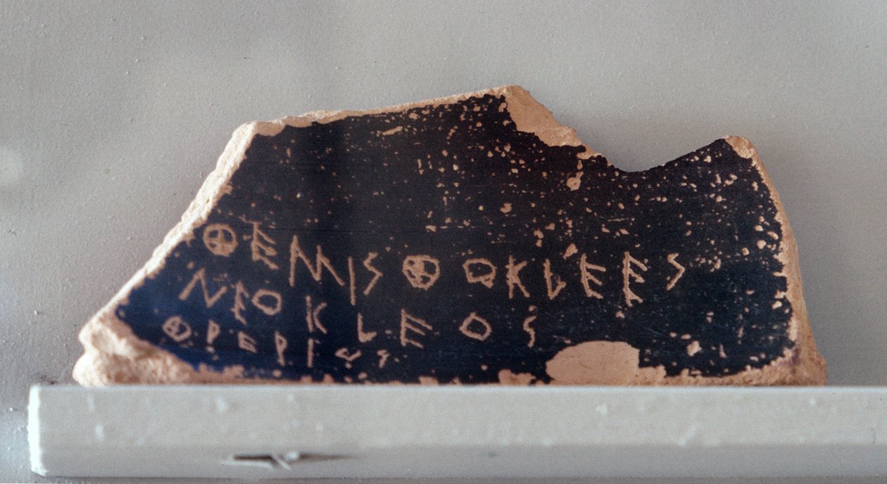 Ostrakon met de naam van Themistokles, c.472 v.Chr. door Greek