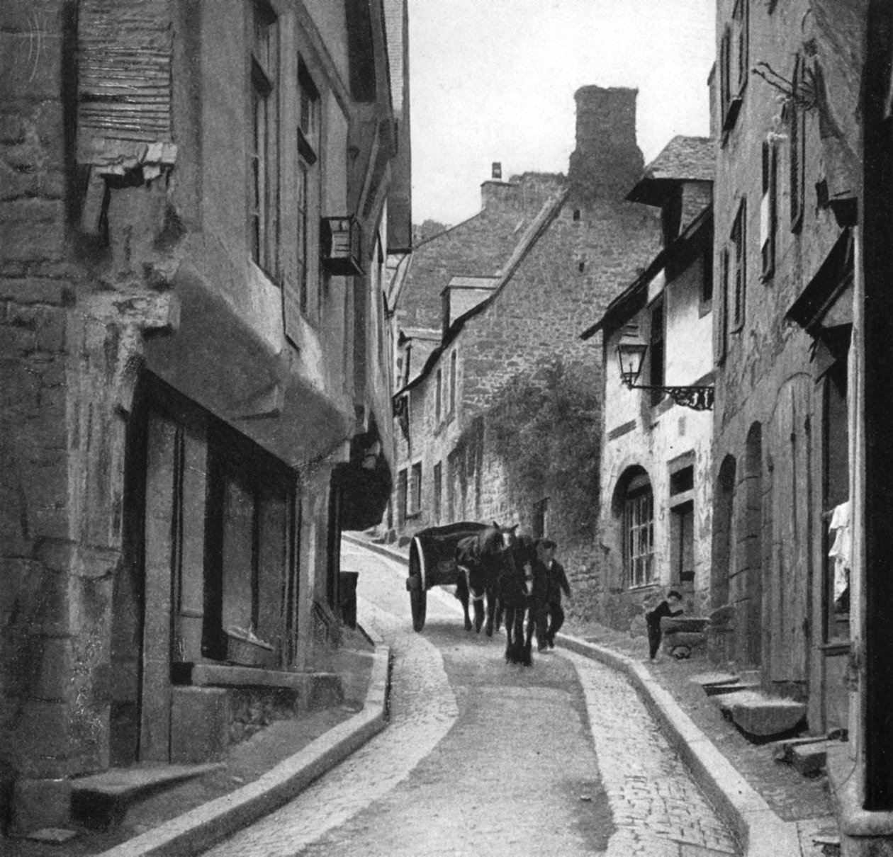 Rue Jersual, 1911-1912 door H. W. Fincham