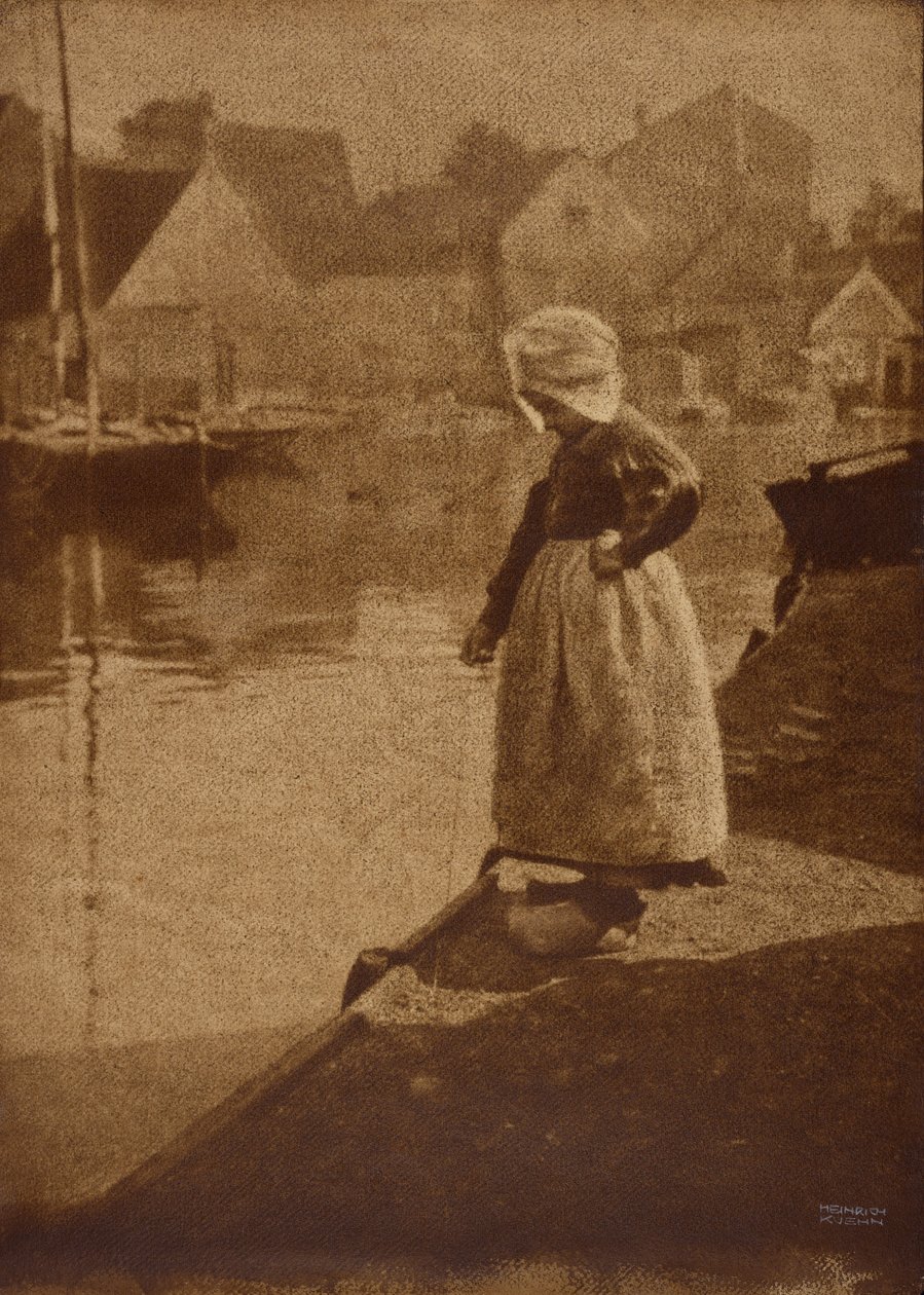 Nederlands Meisje in Landschap door Heinrich Kuhn