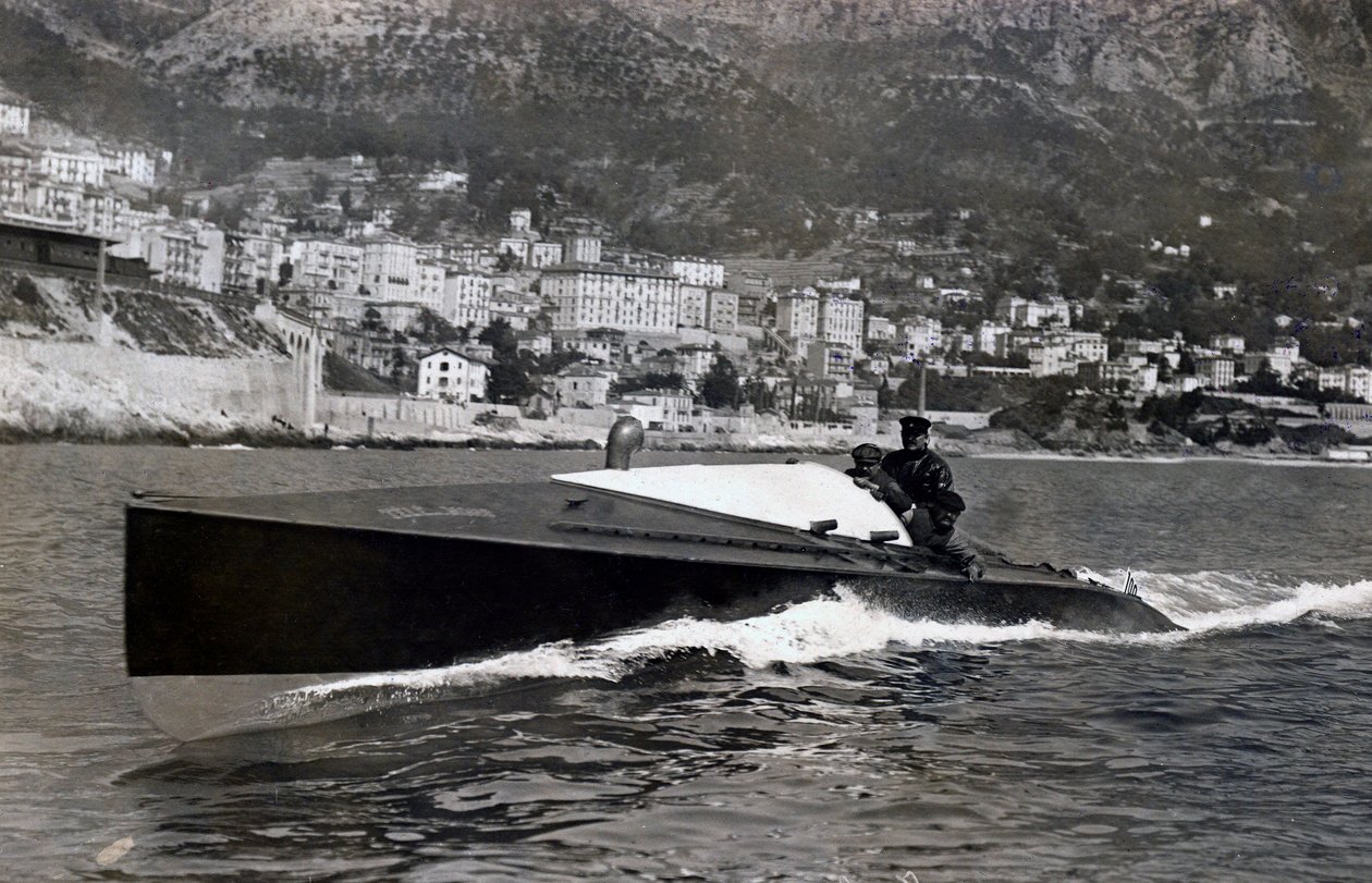 De "Meeting de Monaco" motorboot door Henri Royer