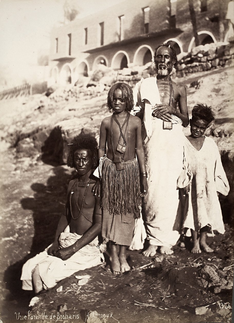 Een familie van Bicharis (albumine afdruk) door Hippolyte Arnoux