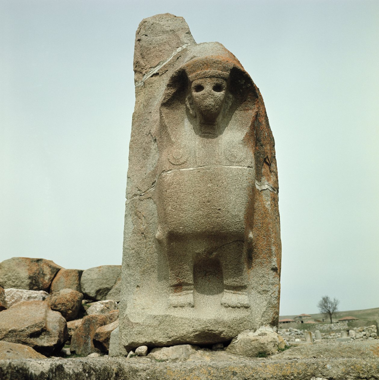 Poort met gebeeldhouwde sfinx door Hittite