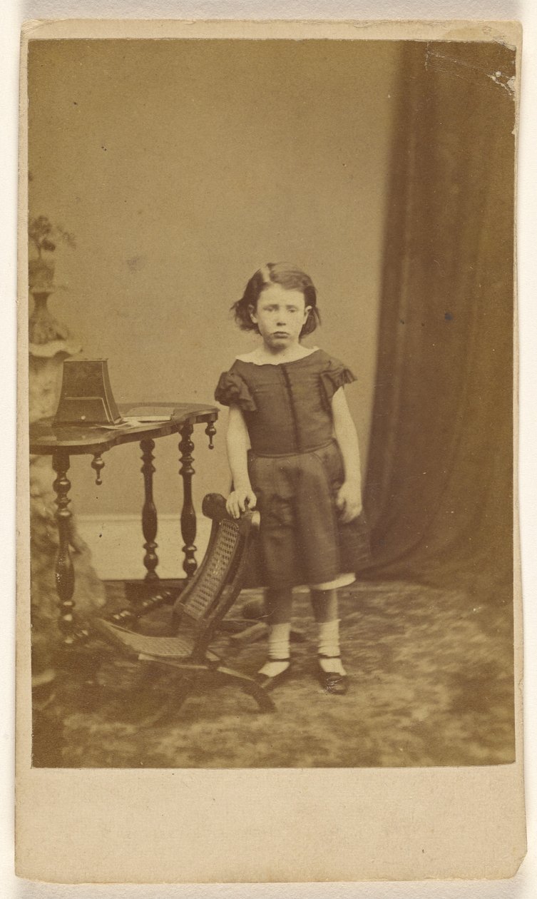 D.A. Totter [klein meisje, staand] door I. Clarke