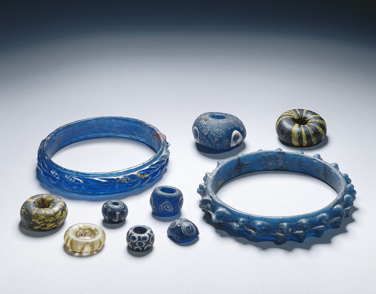 Armbanden en kralen, IJzertijd door Iron Age