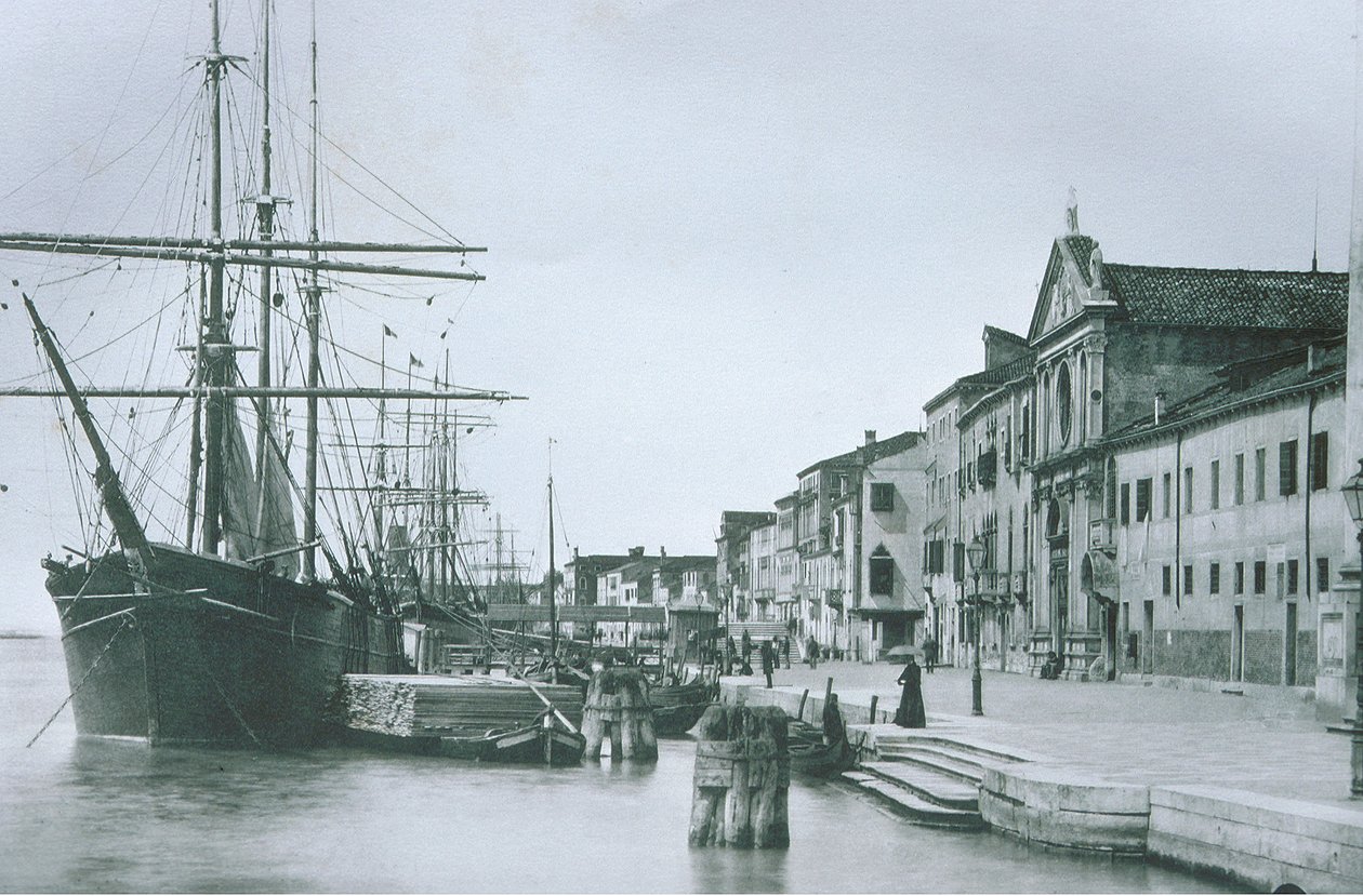 Boot op het Canal Grande door Italian Photographer