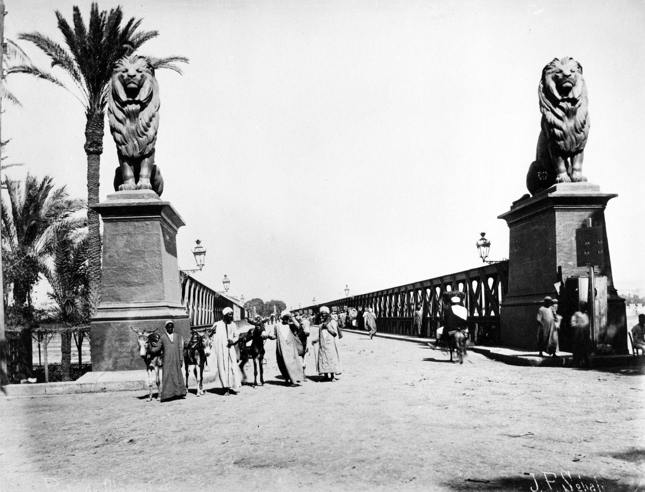 Kobri el Gezira Brug, Caïro, ca. 1880 door J. Pascal Sebah