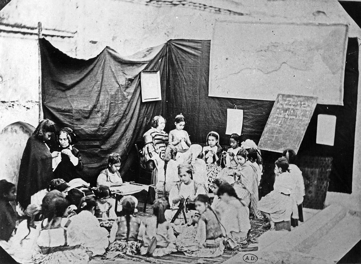 Meisjesschool in Algiers, ca. 1860 door Jacques Antoine Moulin