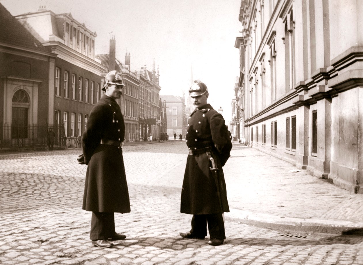 Politieagenten, Rotterdam, 1898 door James Batkin